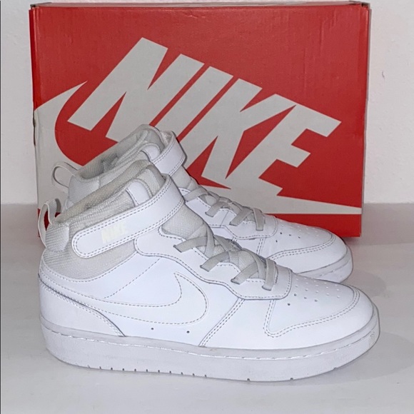 Auth Nike boys high top sneakers Sz 3 display
